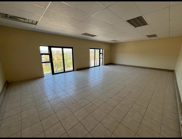 710M² WAREHOUSE TO LET IN LASER PARK